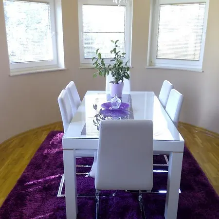 Апартаменти Jelena *