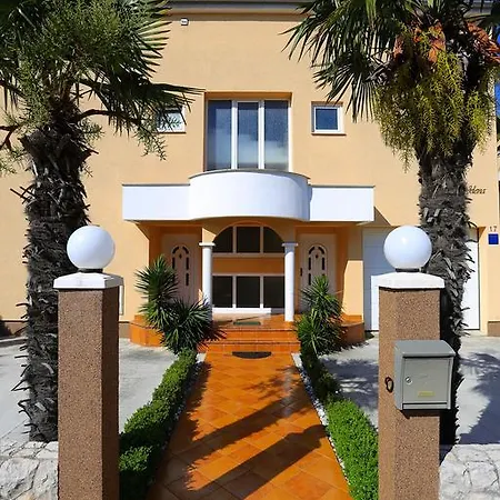 Jelena Апартаменти Задар