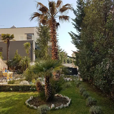 伊莲娜别墅酒店