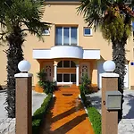 Jelena Апартаменти Задар