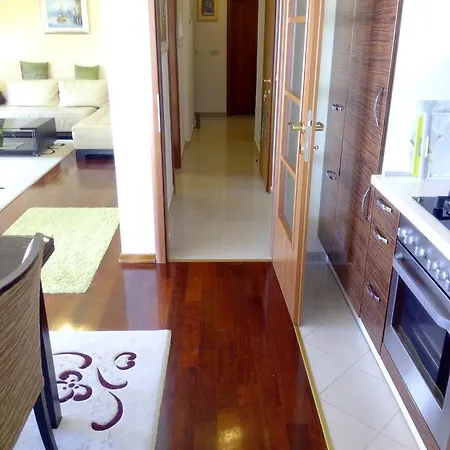 Jelena Appartamento Zara